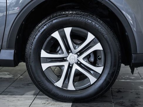 Used 2016 Toyota RAV4 LE image 15