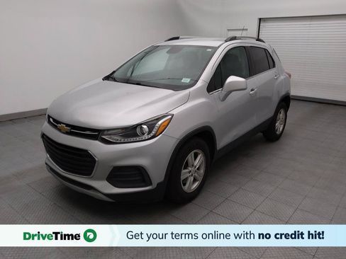 Used 2020 Chevrolet Trax LT w/ LT Convenience Package FWD image 1