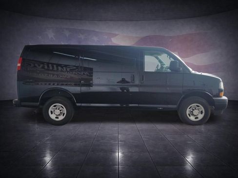 Used 2021 Chevrolet Express 2500 w/ Driver Convenience Package RWD image 6