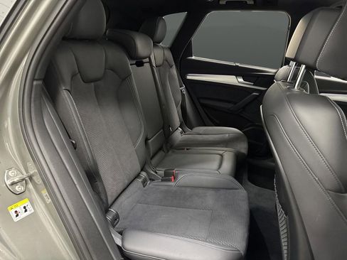 Used 2023 Audi Q5 e Prestige w/ Prestige Package image 32