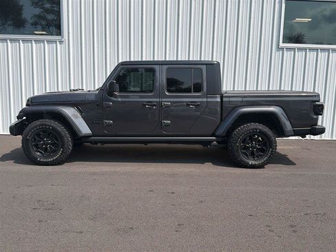 Used 2021 Jeep Gladiator Sport AWD/4WD image 4
