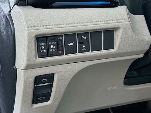 New 2026 Honda Odyssey Touring image 10