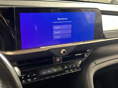 Used 2025 Toyota Crown Signia image 16