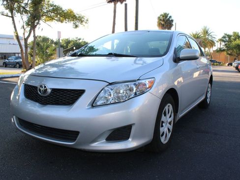 Used 2009 Toyota Corolla LE FWD image 2