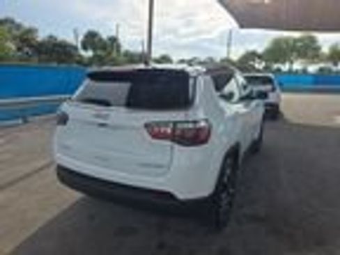 Used 2024 Jeep Compass Limited AWD/4WD image 2