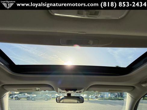 Used 2013 Lexus CT 200h FWD image 24
