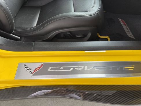 Used 2015 Chevrolet Corvette Z06 w/ Z07 Performance Package RWD image 37