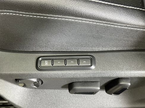 Used 2024 Volkswagen Atlas Cross Sport SEL R-Line image 21