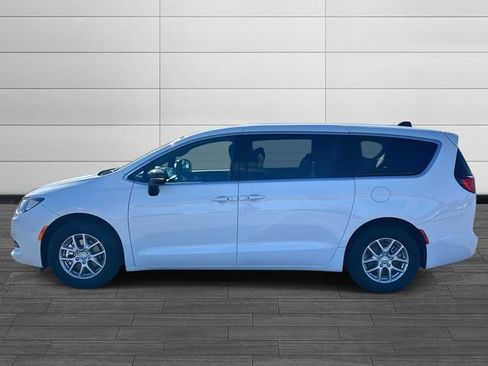 New 2026 Chrysler Voyager LX image 6