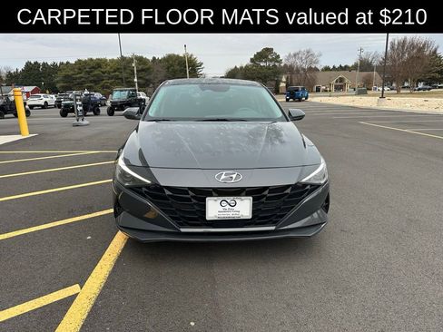 Used 2023 Hyundai Elantra SEL w/ Convenience Package image 3