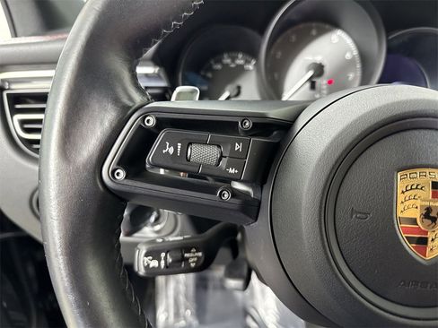 Certified 2022 Porsche Macan S image 38