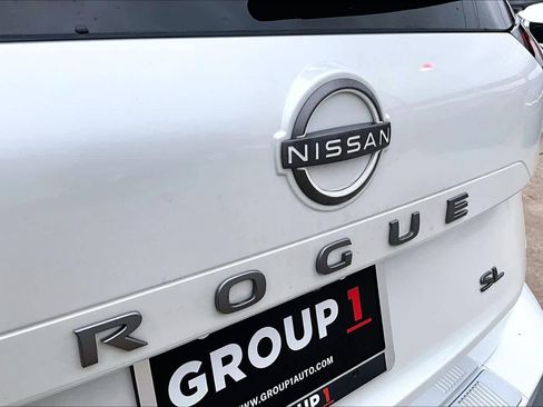 Used 2024 Nissan Rogue SL w/ SL Premium Package FWD image 31