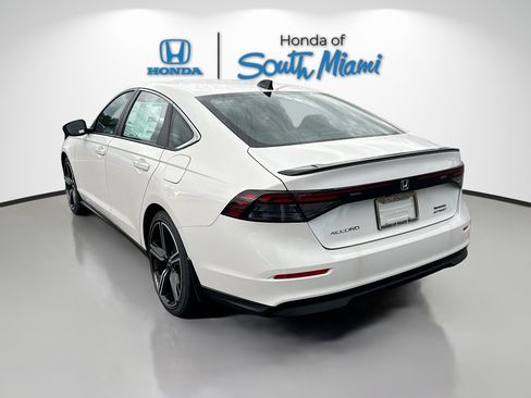 Used 2025 Honda Accord Sport image 4