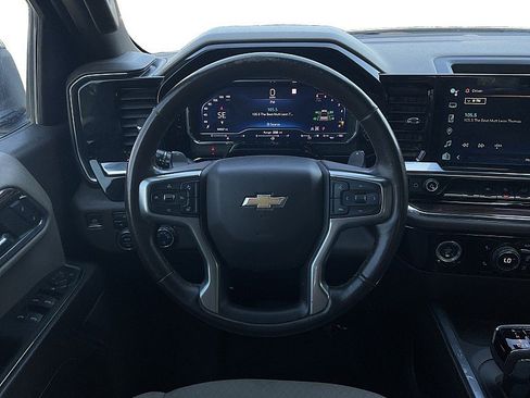 Used 2023 Chevrolet Silverado 1500 LT AWD/4WD image 15