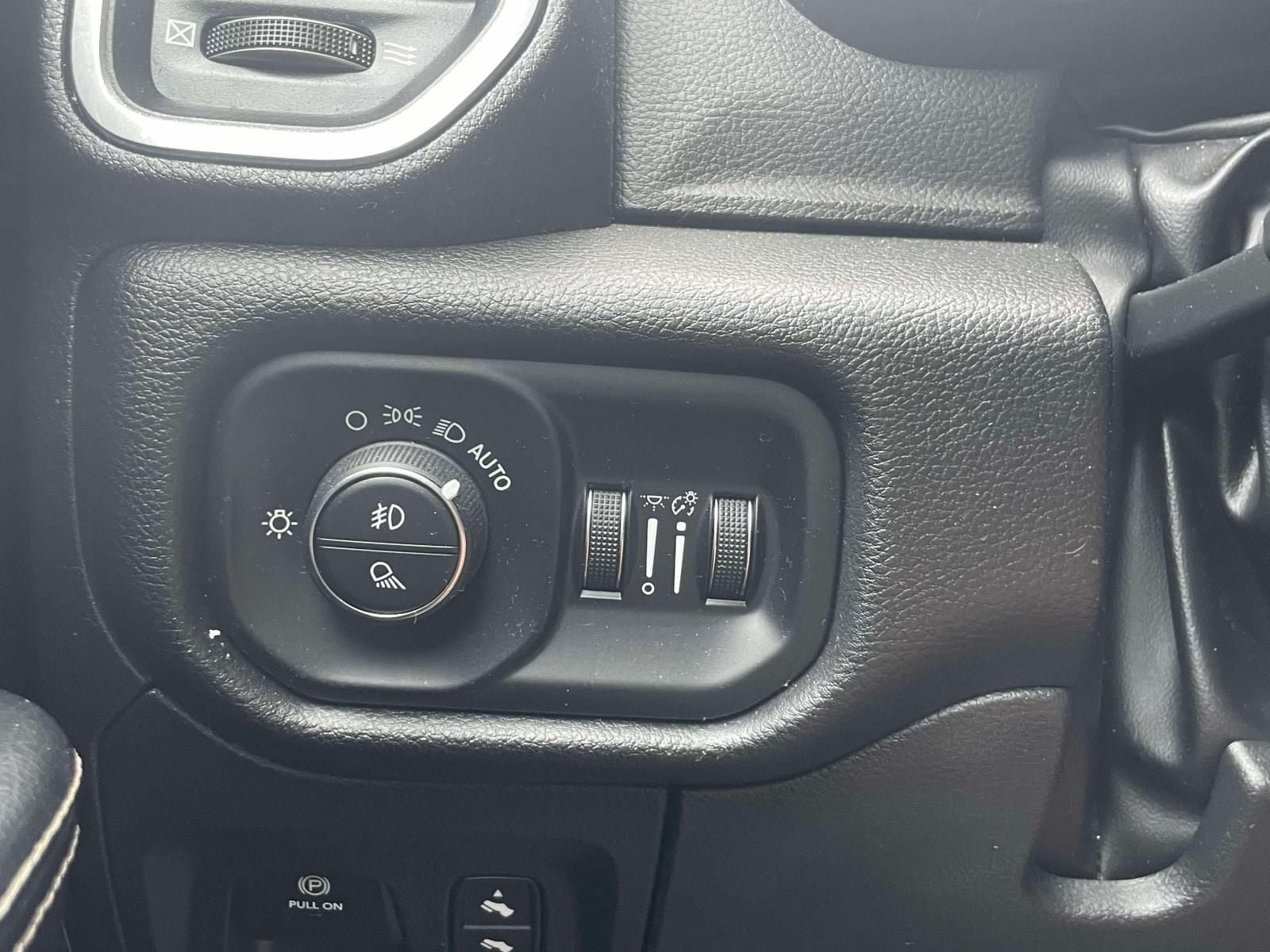 Used 2023 RAM 1500 Laramie AWD/4WD image 21