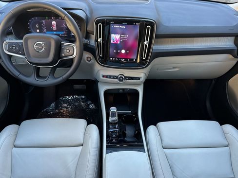 Certified 2023 Volvo XC40 B5 Plus image 16