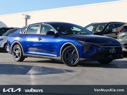 New 2025 Kia K4 LXS
