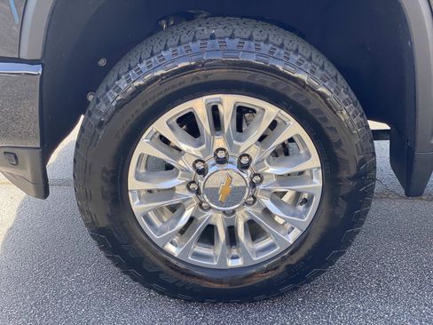 Used 2022 Chevrolet Silverado 2500 High Country w/ LPO, Hitch Package image 11