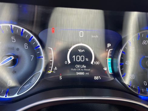 Used 2020 Chrysler Pacifica Limited FWD image 15