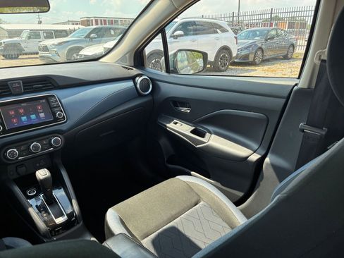 Used 2025 Nissan Versa SV w/ Trunk Package FWD image 33