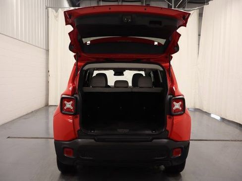 Used 2022 Jeep Renegade Latitude image 18