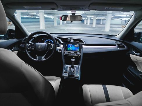Used 2016 Honda Civic EX-T image 3