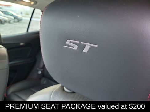 Used 2022 Buick Envision Essence w/ Sport Touring Package image 7