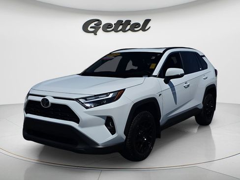 Used 2024 Toyota RAV4 XLE w/ Convenience Package FWD image 1