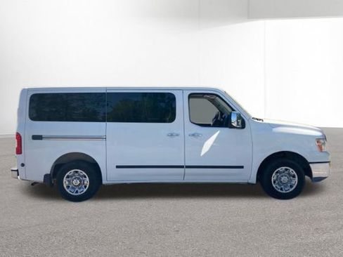 Used 2019 Nissan NV 3500 SL image 3