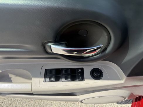 Used 2005 Dodge Magnum SE RWD image 8