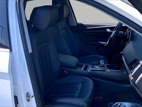 Used 2021 Audi Q5 2.0T Premium w/ Convenience Package AWD/4WD image 9