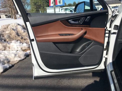 Used 2018 Audi Q7 3.0T Premium image 10