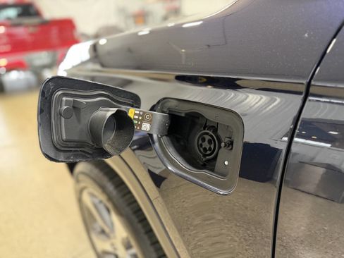 Used 2022 Jeep Grand Cherokee Limited 4xe image 38