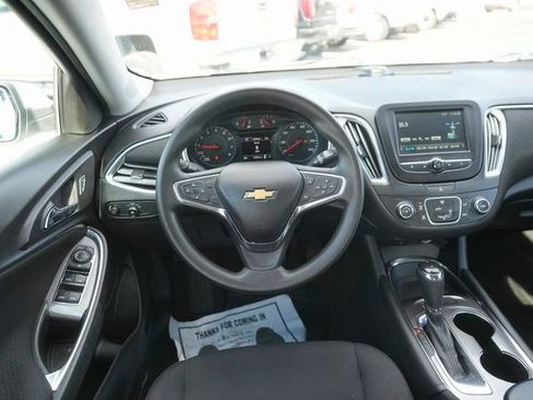 Used 2018 Chevrolet Malibu LT image 21