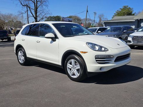 Used 2012 Porsche Cayenne Tiptronic AWD 4dr SUV image 3