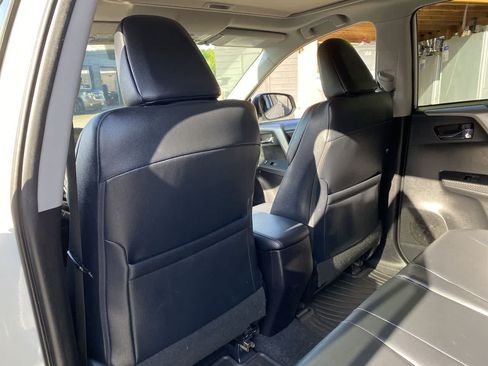 Used 2014 Toyota RAV4 Limited w/ Technology Package AWD/4WD image 17