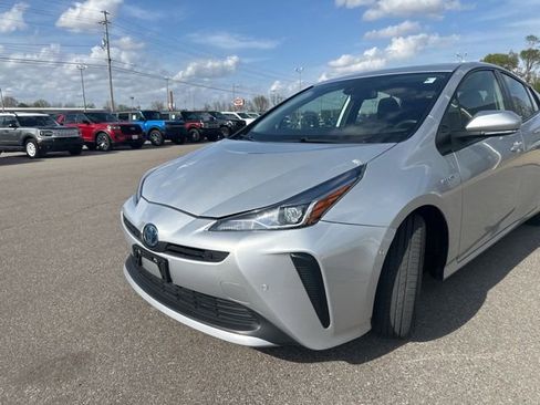 Used 2022 Toyota Prius LE image 27