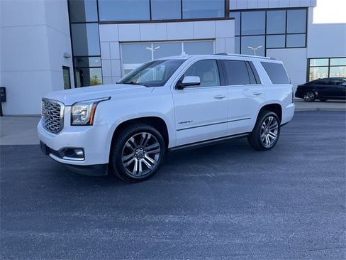 Used 2019 GMC Yukon Denali w/ Denali Ultimate Package image 2