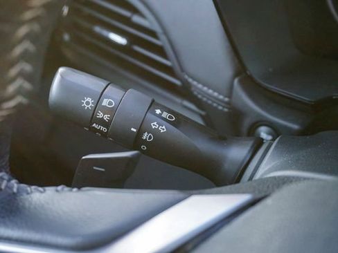 Used 2023 Subaru Outback Premium image 18