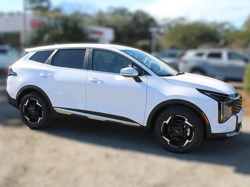 New 2026 Kia Sportage EX FWD image 4
