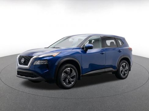 Used 2025 Nissan Rogue SV AWD/4WD image 3