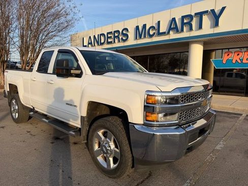 Used 2019 Chevrolet Silverado 2500 LT image 2