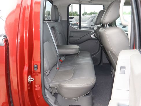Used 2019 Nissan Frontier SL AWD/4WD image 23