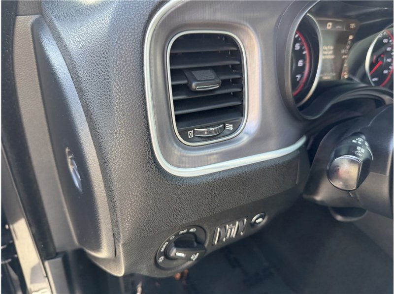 Used 2019 Dodge Charger R/T RWD image 31
