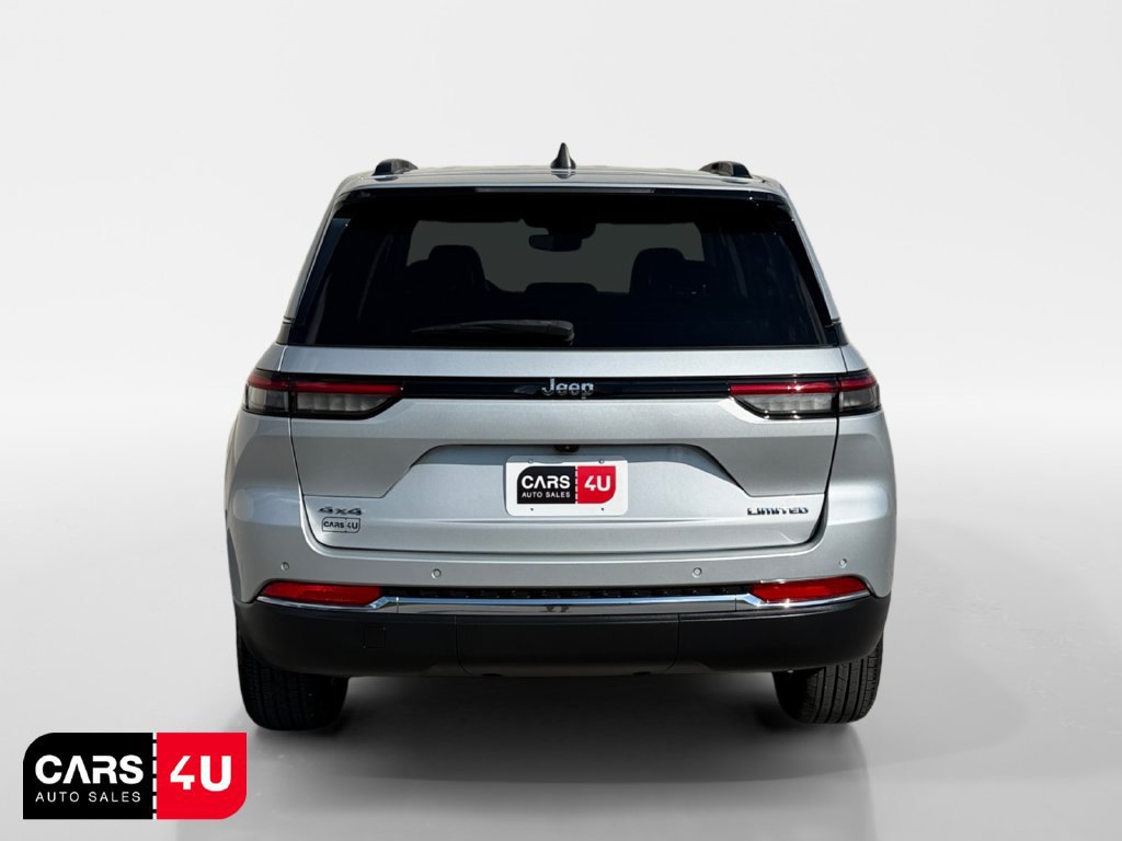 Used 2023 Jeep Grand Cherokee Limited w/ Trailer Tow Prep Group (B) AWD/4WD image 6