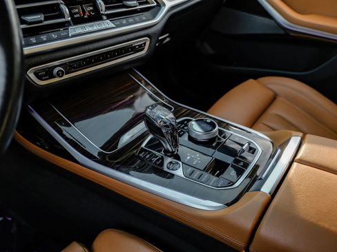 Used 2021 BMW X7 M50i w/ Executive Package image 26