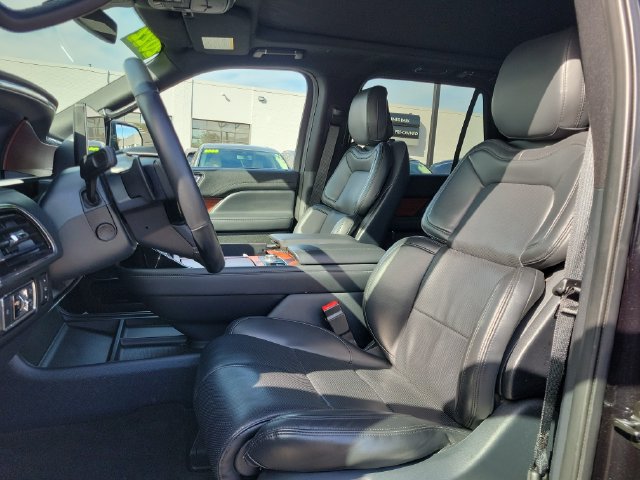 Certified 2022 Lincoln Navigator 4WD image 5