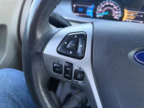 Used 2013 Ford Taurus SEL image 36