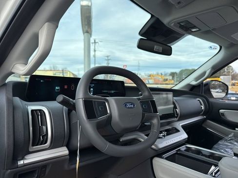 New 2026 Ford Expedition Active image 36