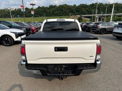 Used 2023 Toyota Tacoma TRD Off-Road AWD/4WD image 17